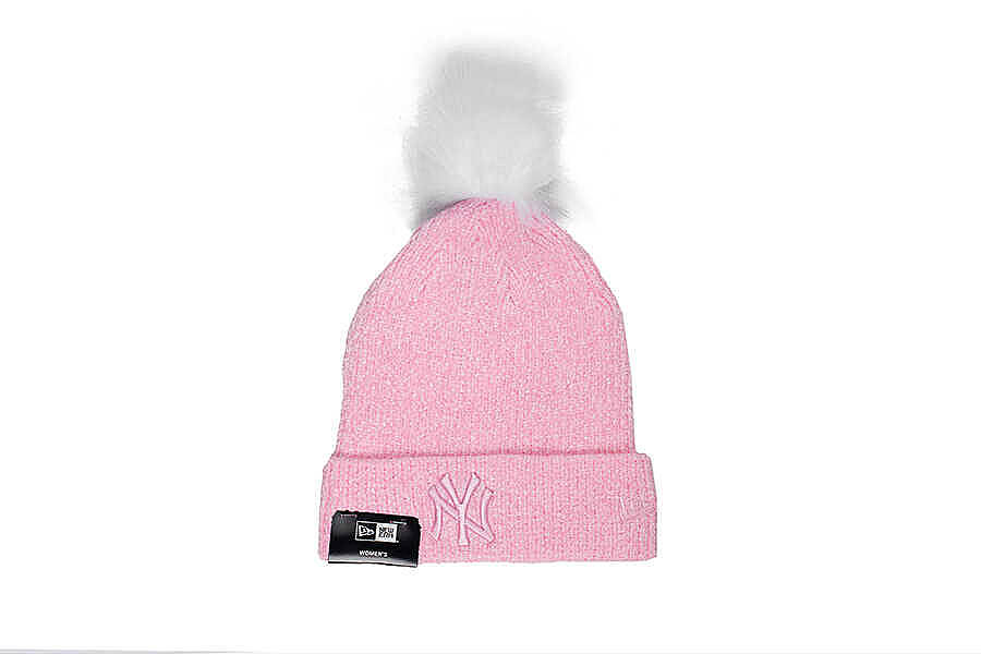 New Era 60284837 WMNS CHENILLE BOBBLE BEANIE NEYYAN PNK - 1